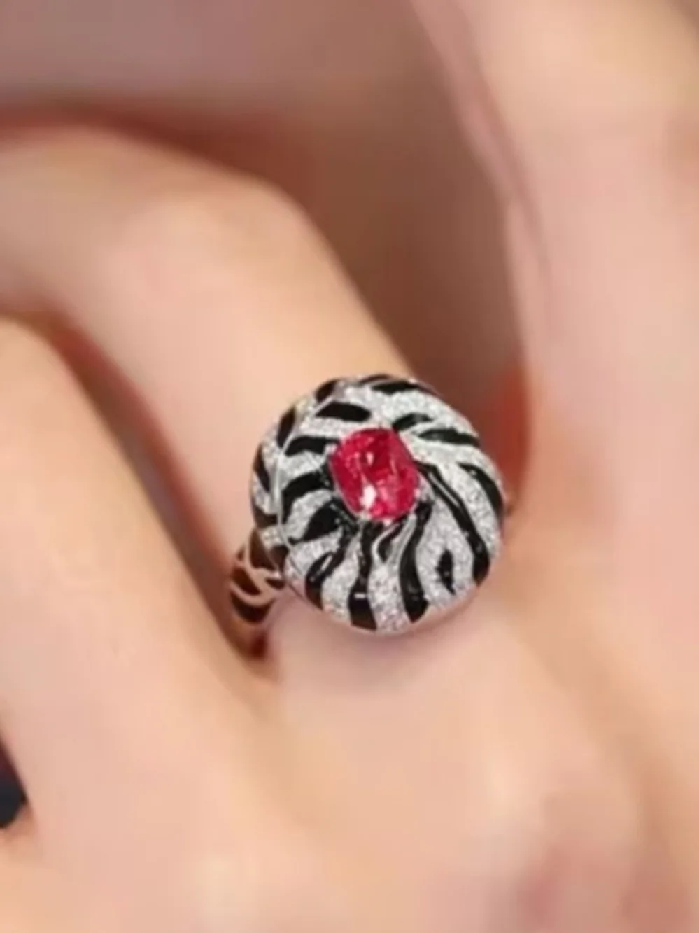Elegant Black & White Enamel Ring with Red Center Stone
